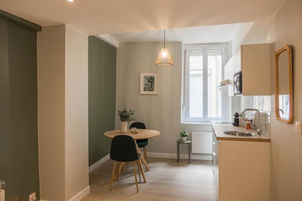 Bel Appartement Idealement Situe Orléans Extérieur photo